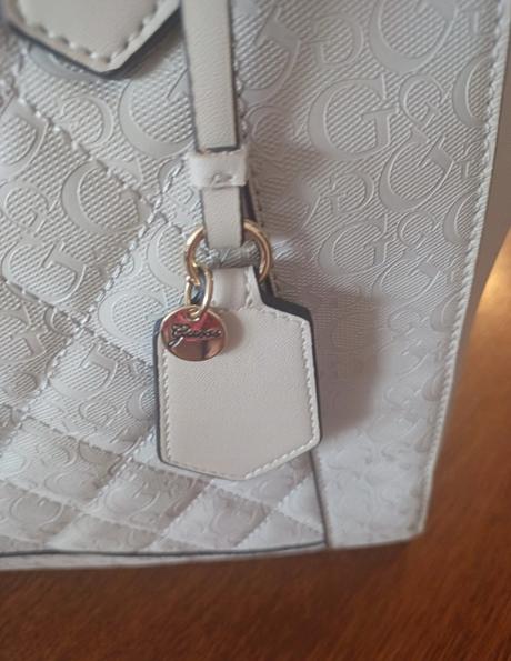 Kabelka guess, guess