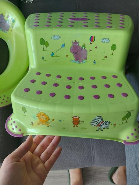 Podsedak a schodiky,