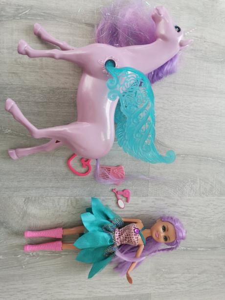 Barbie jednorozec s vilou, 