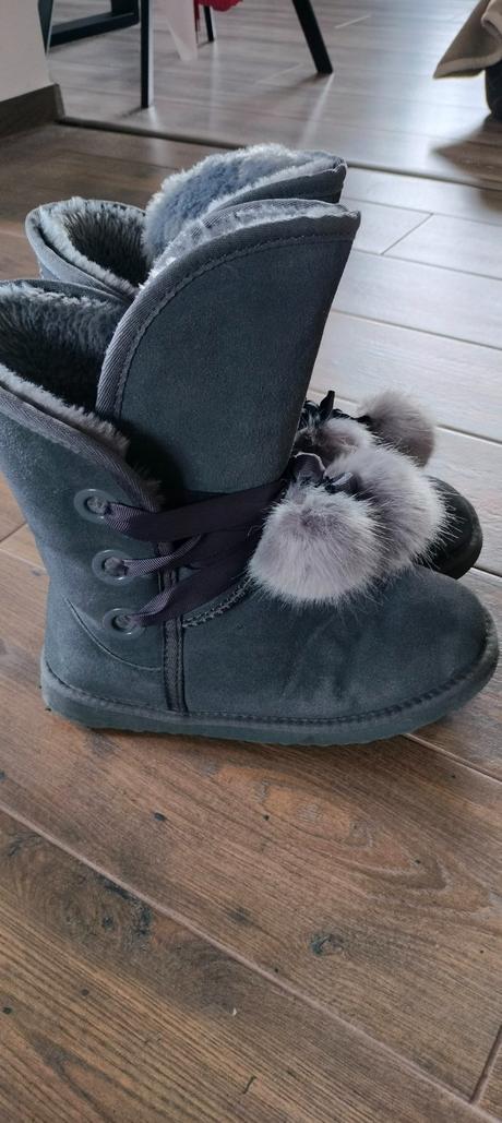 Snehule, reserved,37