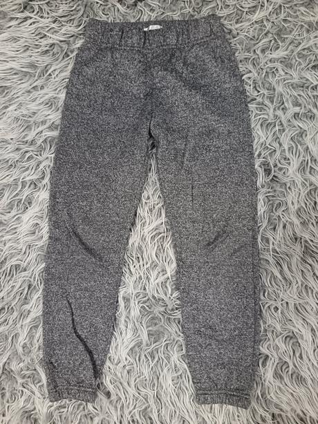 Mikina z teplákmi, 134