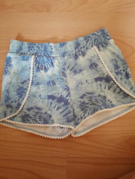 Sortky oblecene par krat, f&f,122