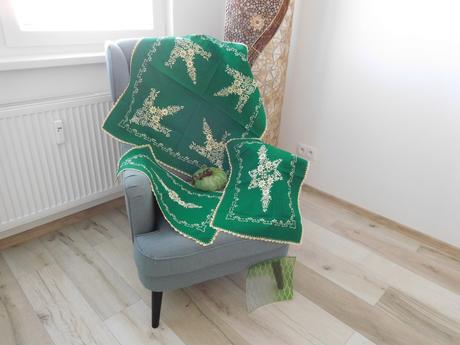 Smaragdovo zelený set obrusov ručne vyšívaný, 