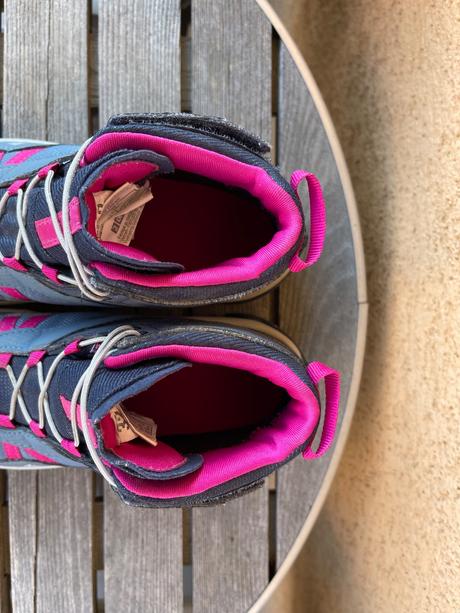 Turistické topánky, 32