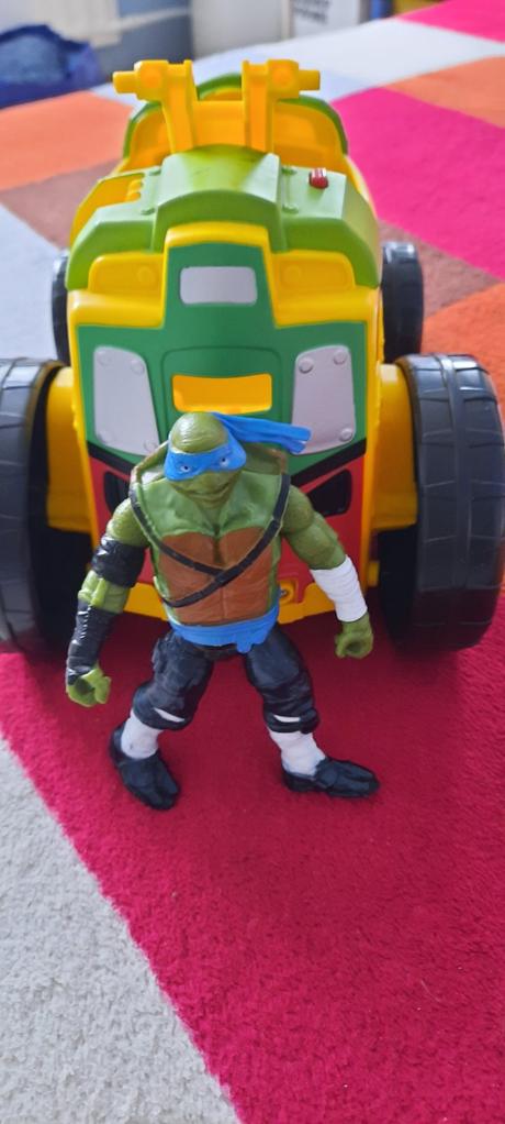 Bojový voz nynju a nynja - voz 28 x 19 x 16 cm,