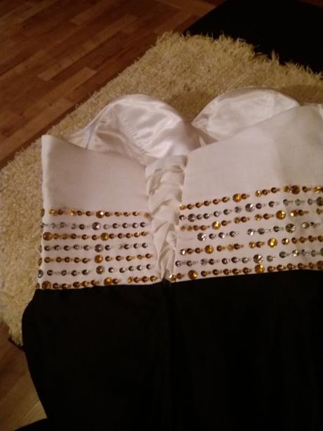 Spoločenské šaty, 38