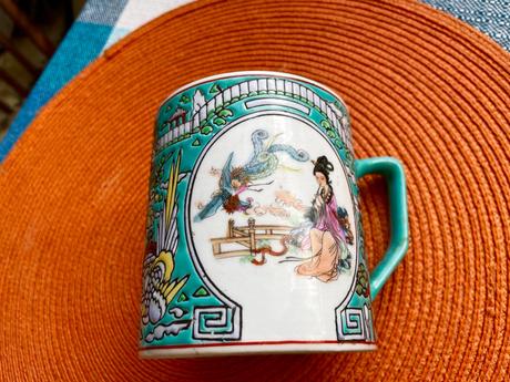 Hrnček s príklopom, 