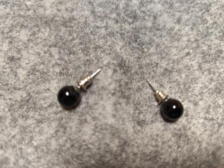 Cierne gulickove nausnice, 