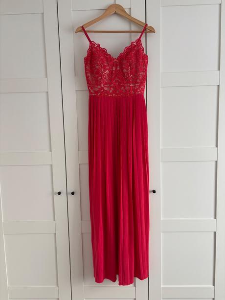 Spoločenské šaty, 36