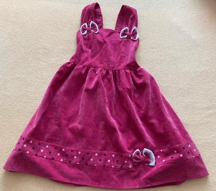 Menčestrové šaty pre sestry, 140