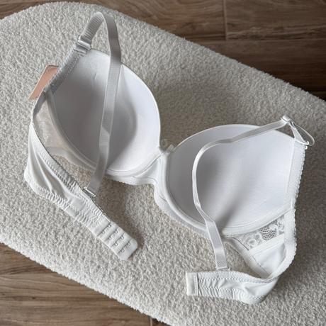 Mierne vystužeňá podprsenka s kosticou 88505, 75d / 80d / 85d / 90d