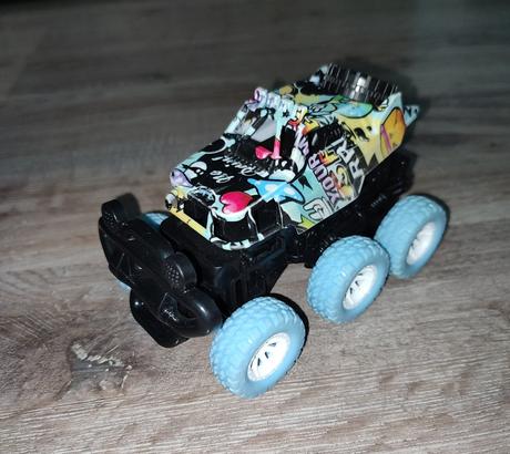 Autíčko na zotrvačnik, 