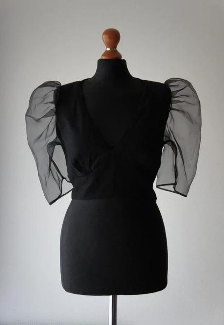 Čierny organzový crop top, bershka,m