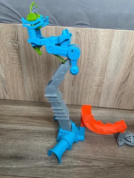 Hotweels skokansky mostik pre auta, 