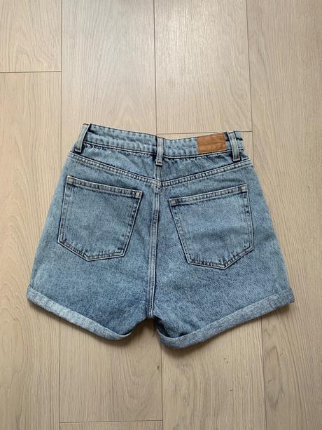 Kraťasy zn. bershka, bershka,34