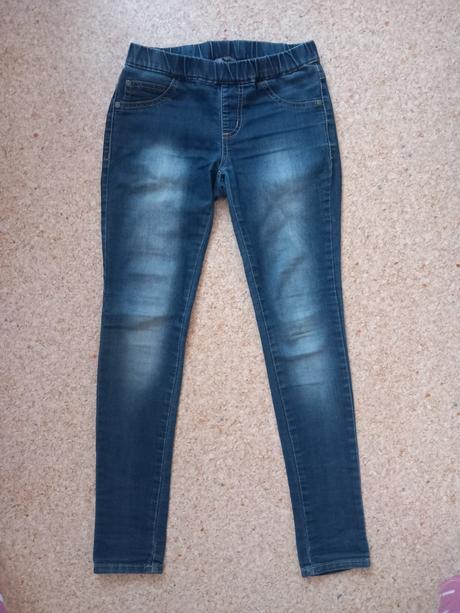 Balík vecí pre dievča vhodné do školy 140/146/152, 140–152