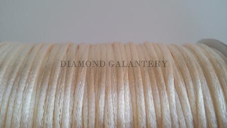 Saténová šnúrka 2,5 mm - krémová, 