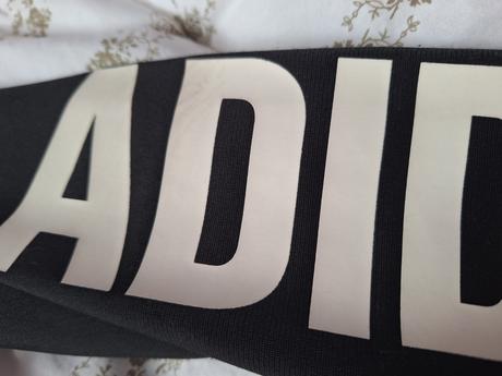 Červeno-cierna mikinka, adidas,164