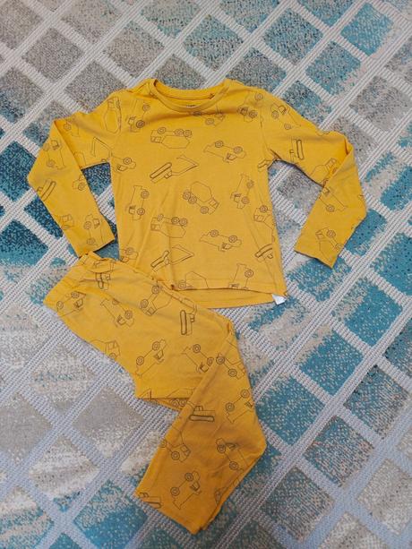 Chlapčenské pyžamo, sinsay,122