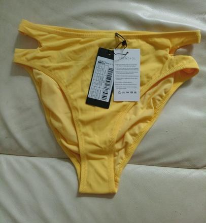 Nový spodný diel plaviek, 40