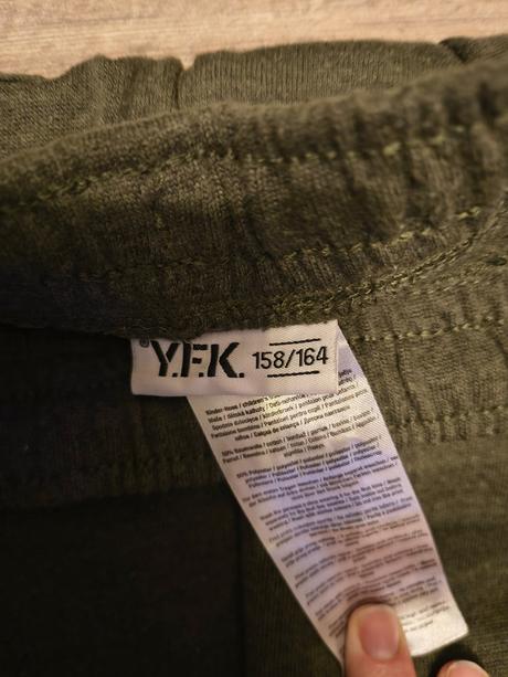 Tepláky č.158-164, 158