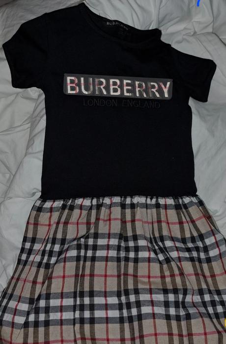 Znackove satocky, burberry,104
