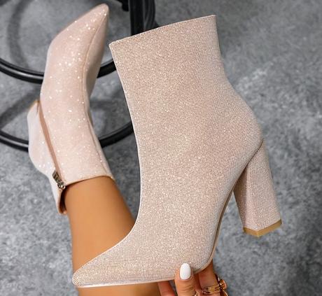 Béžové/slonovinovo-biele/lesklé špicaté čižmy, 39