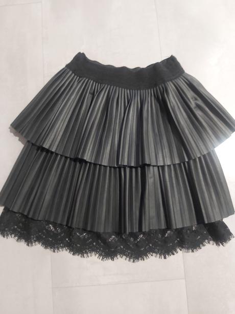 Damska kožená sukňa, 