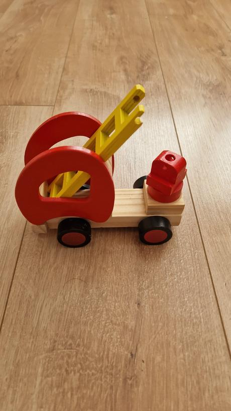 Drevené autíčko, 