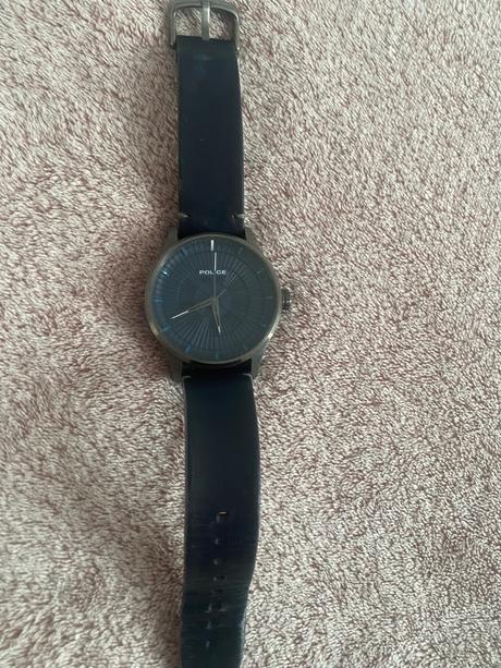 Panske hodinky police, 
