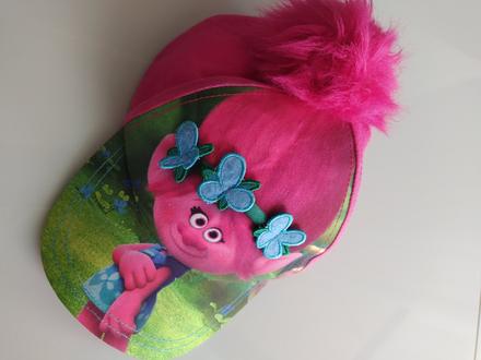 Šiltovka trolls, 128