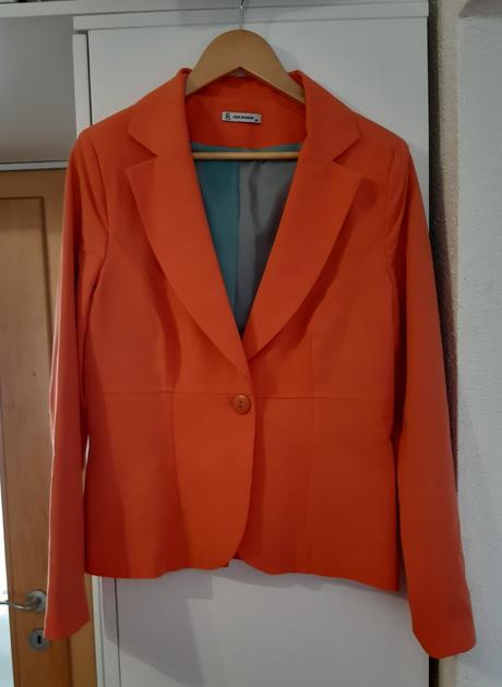 Elegantný kostým v top stave, 42