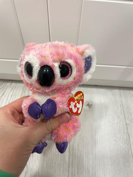 Plyšáci s trblietavými očami,