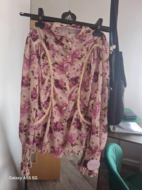 Kvetinová blúzka, m / s