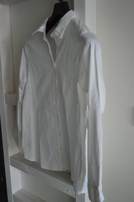 Biela košeľa, 48