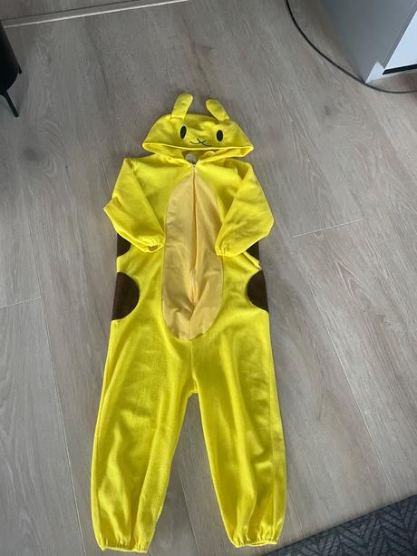 Kostym pikachu,