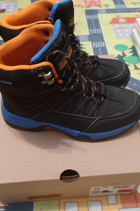 Topanky nadherne, obute asi 3 krat, sprandi,36