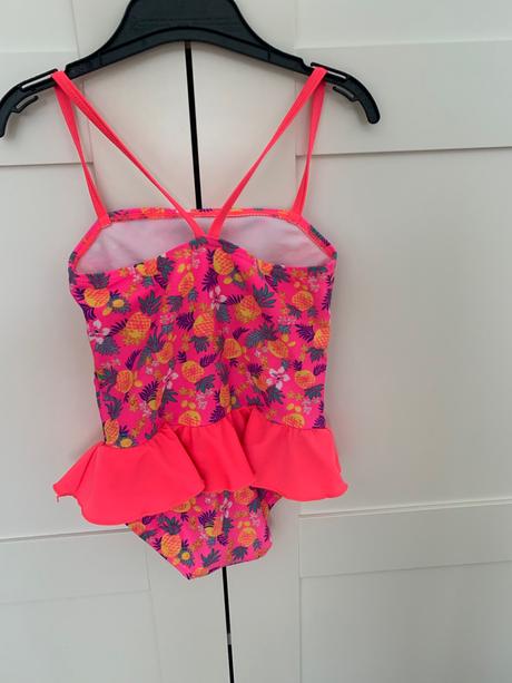 Dievcenske plavky, charles vögele,104