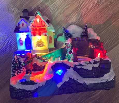 Krásna svietiaca zimná vianočná dekorácia, 