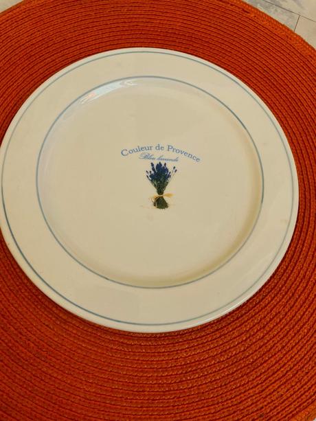 Porcelánový tanier,