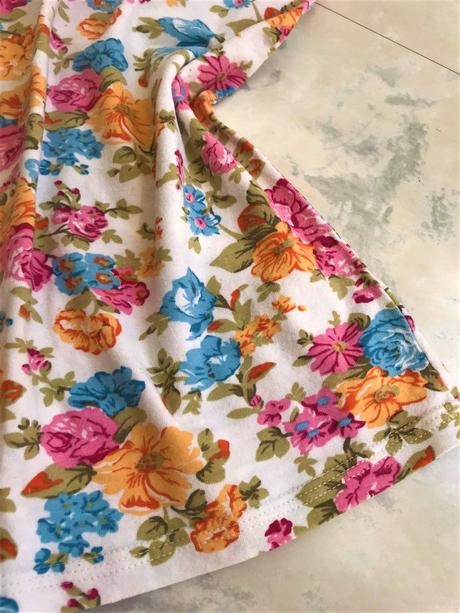 Kvetované tielko, m