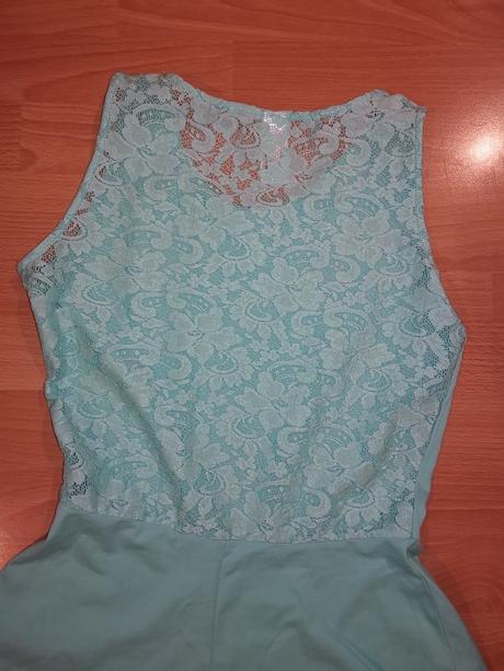 Zelené šaty- chrbát čipka, c&a,170