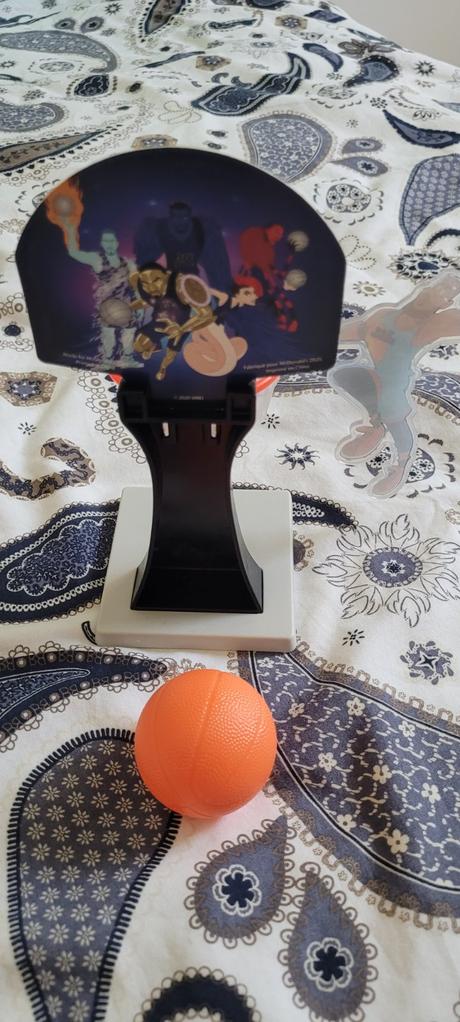 Hracka z mcdonald's,