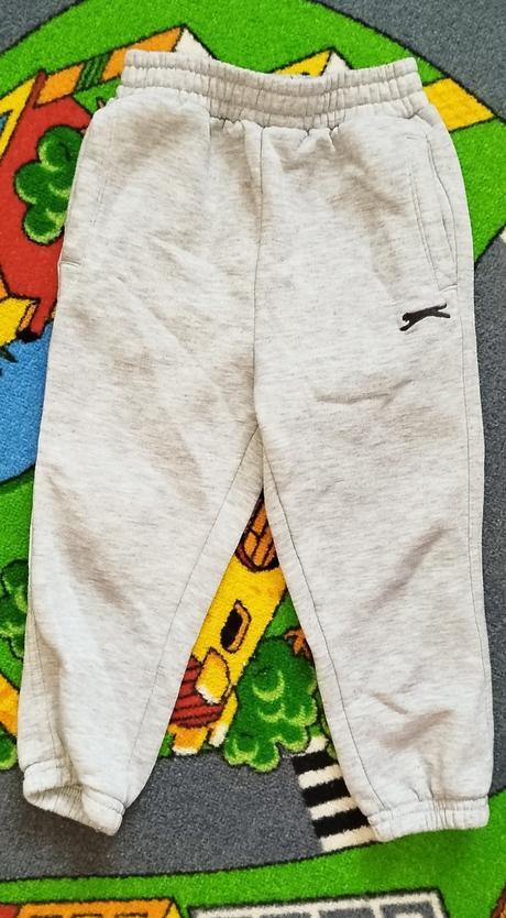 Chlapček 98, 86–98