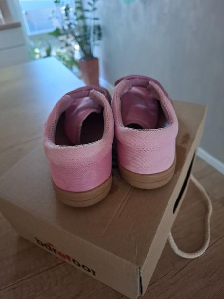 Barefoot plátenky, 33