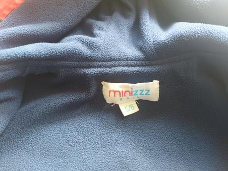 Nepremokavý kabát, 122