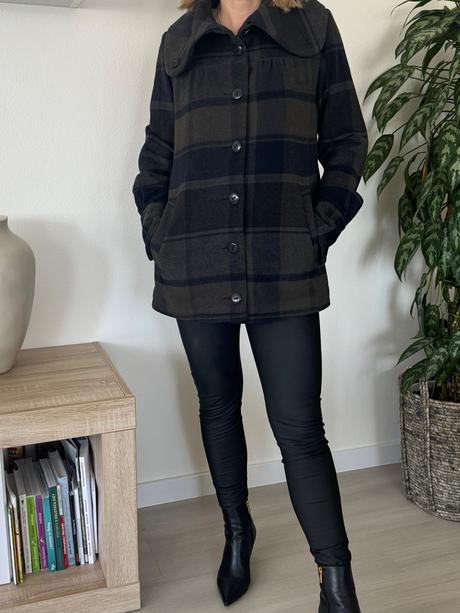 Károvaný kabát, s