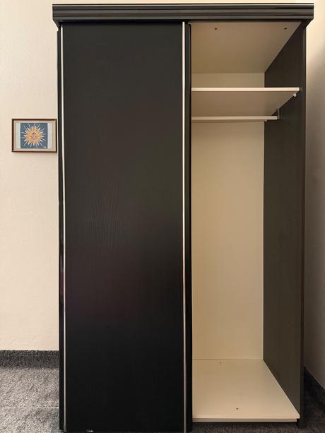 Šatníková skriňa,