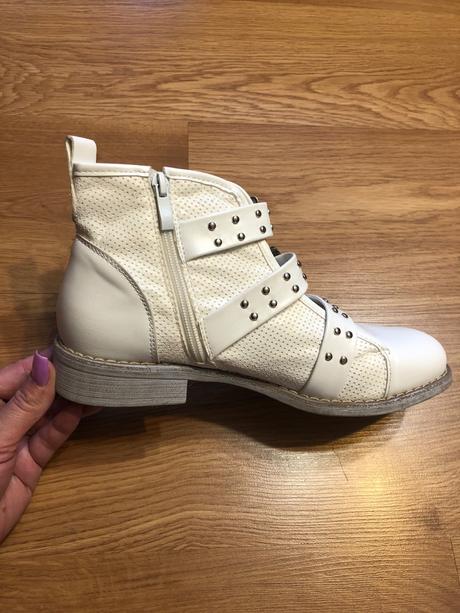 Prechodne cizmicky, 40