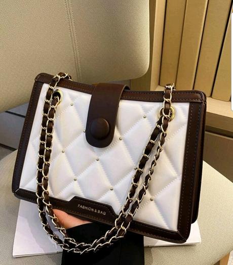 Kabelka s retiazkou,